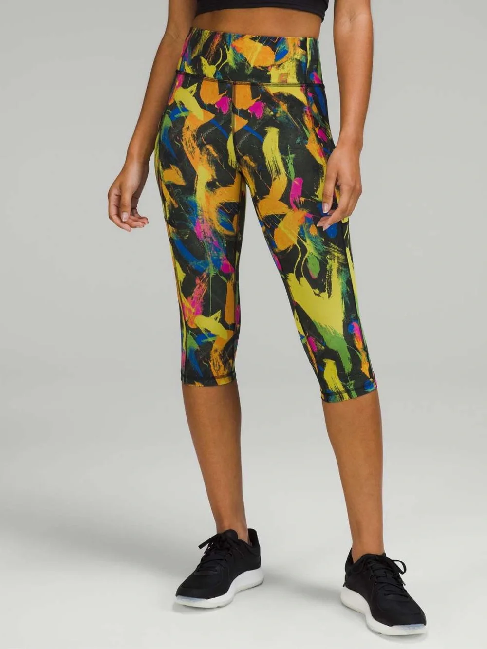✨ Lululemon Invigorate High-Rise‎ Crop 17